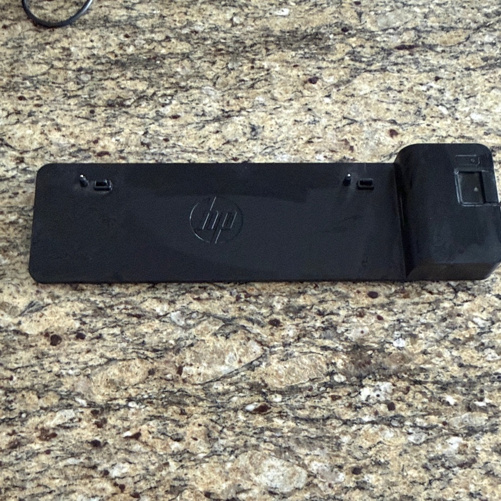 HP Slim Black Docking Station